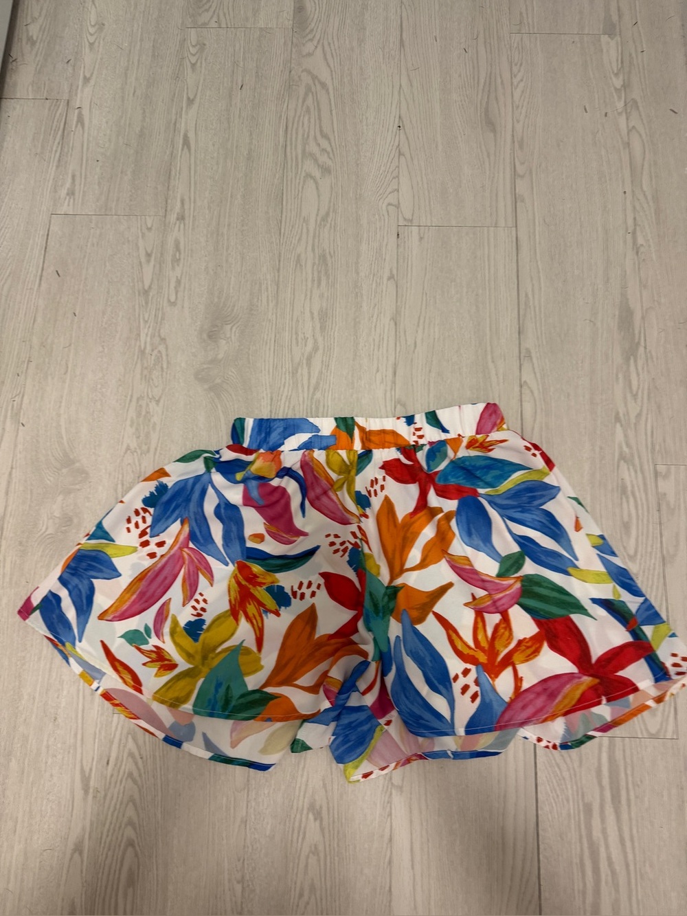 Show Me Your Mumu Women’s White Floral Summer Shorts with Multicolor Leaf Print
